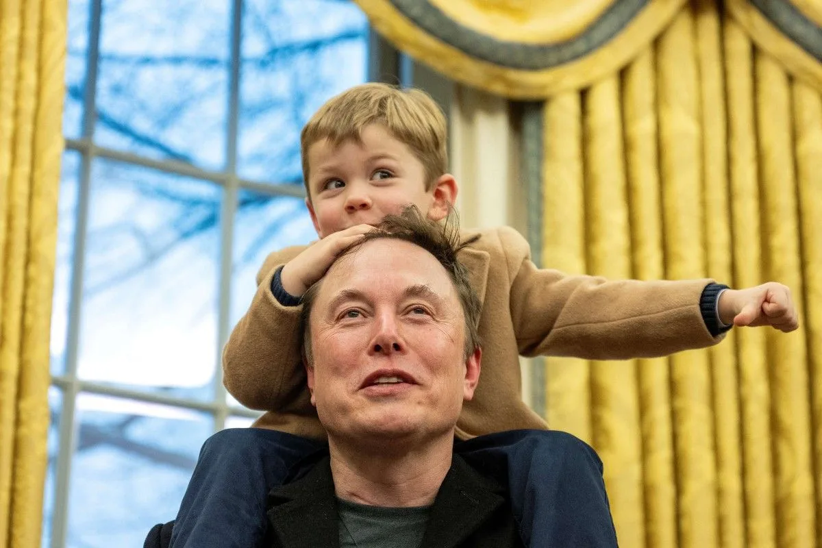 elon musk la ai hanh trinh chinh phuc vu tru va cong nghe tuong lai