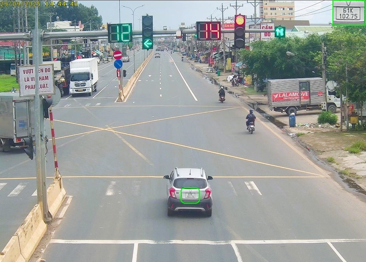vuot-qua-den-do-bi-phat-bao-nhieu-muc-phat-moi-nhat-nam-2026 1