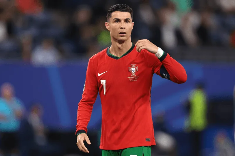 Cristiano Ronaldo - Biểu tượng bất diệt của kỷ luật thép và ý chí vươn lên đỉnh cao.