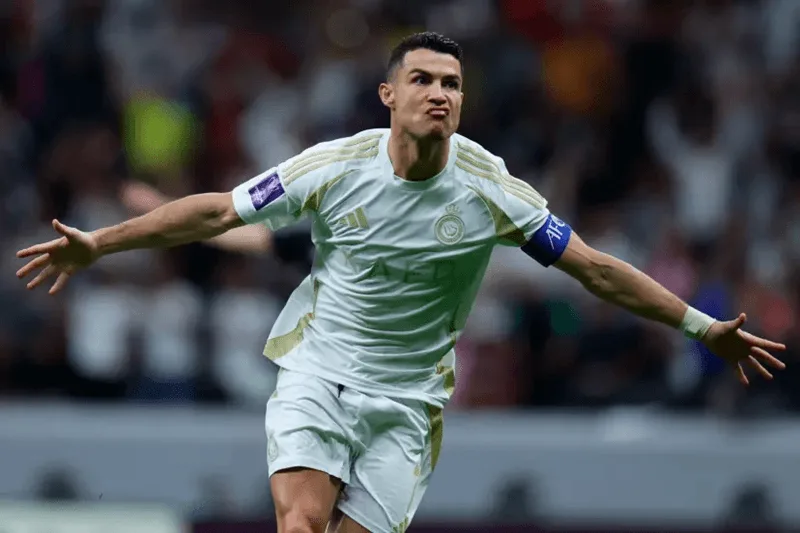 Siêu sao Cristiano Ronaldo khẳng định vị thế ông vua truyền thông toàn cầu trên mạng xã hội.